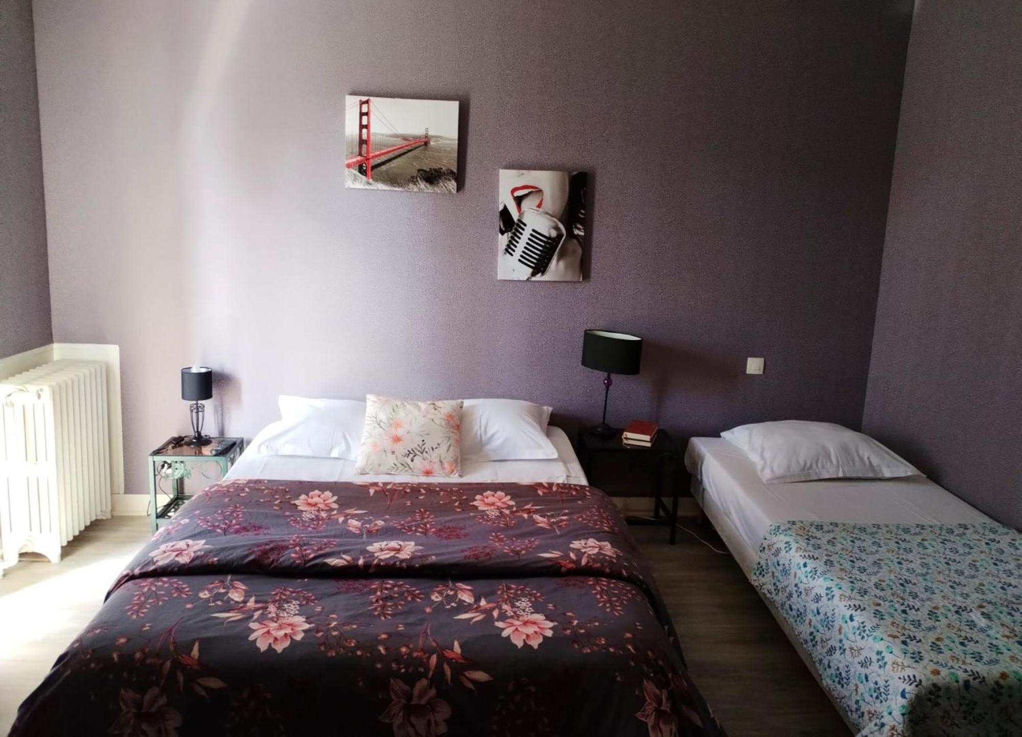 Aux Trois Rois Hotell Pont-Sur-Yonne Rum bild